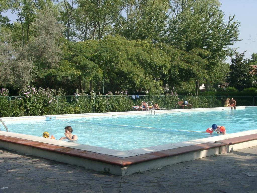 Residence 3 D Lido di Spina Eksteriør billede