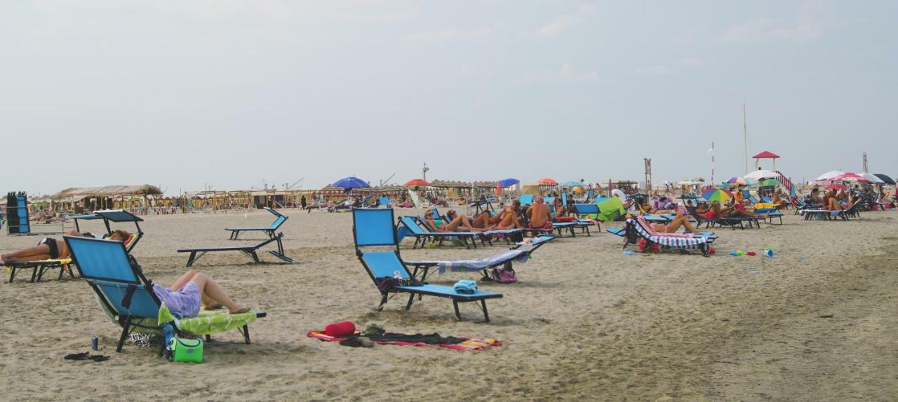 Residence 3 D Lido di Spina Eksteriør billede